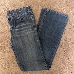 Levi’s 553 Mid Rise Bootcut Jean Size 4/27